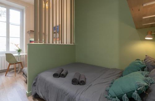 Voltaire - Saint Amour Apartment | Let's- 2 and 1 - Sweet Voltaire