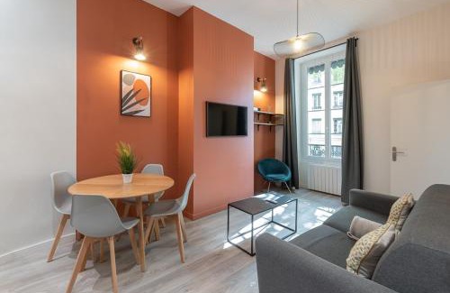 Voltaire - Saint Amour Apartment | Let's- 2 and 1 - Sweet Voltaire