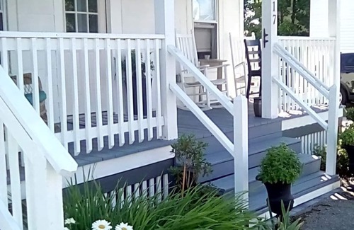 Hampton Cottage | Let the sea revive you. 1/2 block to beach