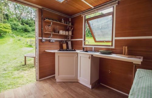 Alfriston Other | Leto Shepherds Hut By Airpremier