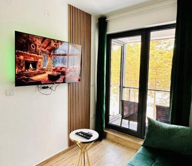 Divcibare Apartment | Lexi Green Hills apartman