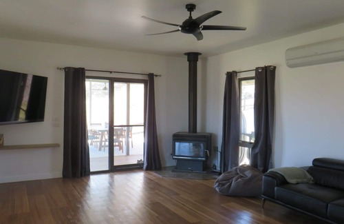 Mansfield House | Lexington Farm - Views of Lake Eildon