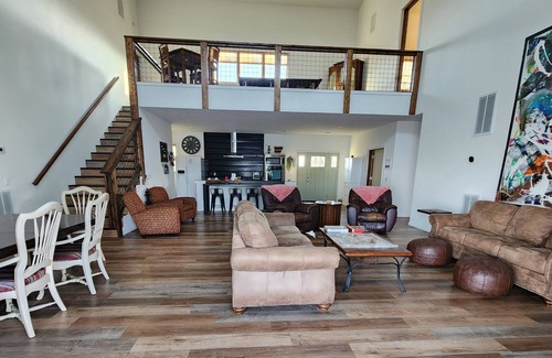 Gassville House | LG's over the White River- Spacious house with beautiful river & mountain views!