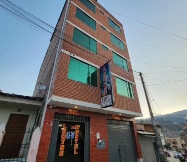 Huaraz Bed & Breakfast | Lhotse Hostel B&B