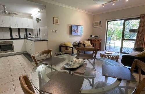 Mission Beach Apartment | Liana 4 ~ Beach Lovers All at your finger tips