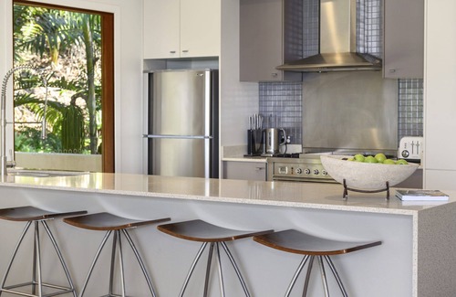 Sapphire Beach House | Liapari Beach House, Absolute Beachfront, Pool, Spa, 4B/4B