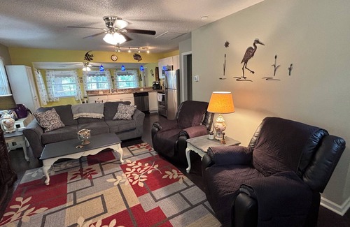 Dutton House | Liberty Oaks Landing ~ Charming Rivah Cottage