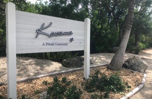 Key Largo Apartment | LICENSED MGR - MODERN OCEANFRONT CONDO! BEAUTIFUL OCEAN VIEWS! BEACH RESORT! 2 KING BEDs!