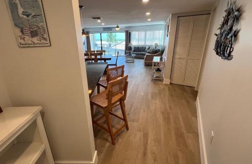 Key Largo Apartment | LICENSED MGR - MODERN OCEANFRONT CONDO! BEAUTIFUL OCEAN VIEWS! BEACH RESORT! 2 KING BEDs!