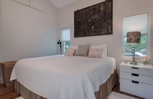 Sarasota House | Lido Beach Walk! One block to beach!