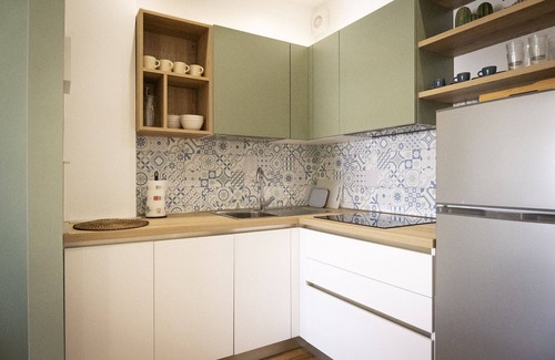 Jesolo Apartment | Lido di Jesolo renovated apartment in first row with pool and parking.