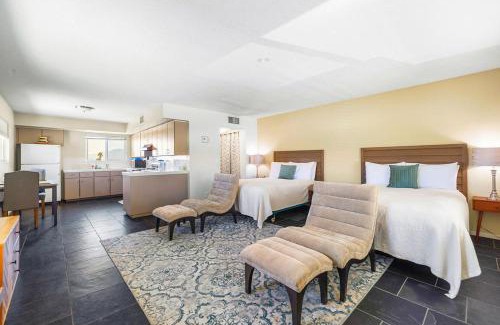 Desert Hot Springs Hotel | Lido Palms Resort and Spa