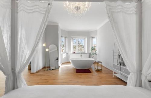 Miesbach Apartment | Liebelei Miesbach Boutique Apartment - 2 Min zum Bahnhof, eigener Parkplatz