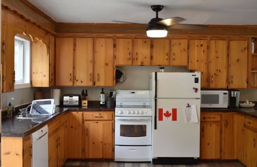 East Dalhousie House | Life is Great on the Lake!