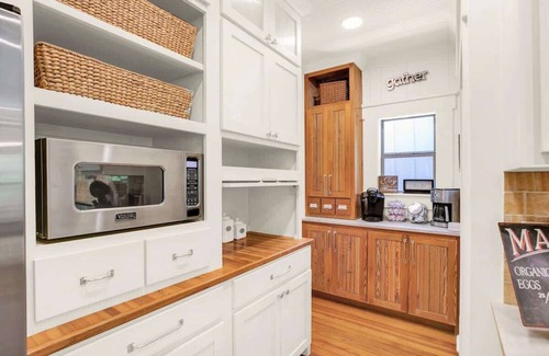 Gruene House | Life is Gruene-riverfront Luxury-1mi To Gruenehall