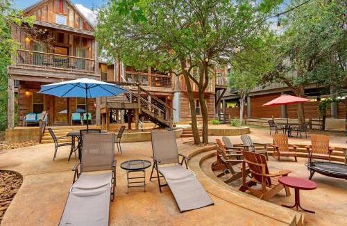 Gruene House | Life is Gruene-Riverfront Luxury-1Mi To GrueneHall