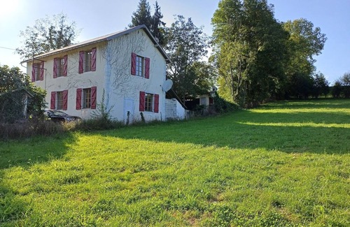Bruges-Capbis-Mifaget House | Light and airy gîte in the heart of the Pyrenees.