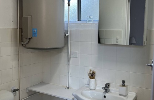 Dee Why Apartment | Light filled apartment close to the beach and transport