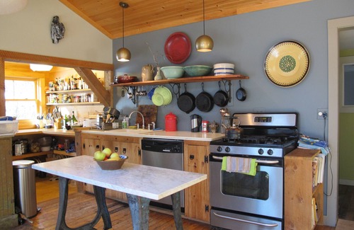 Phoenicia House | Light filled Cozy 3-bedroom house in enchanting Phoenicia with WiFi, AC