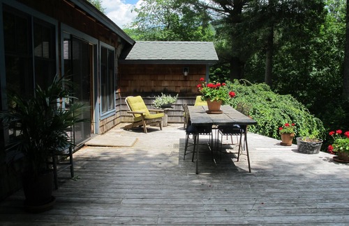 Phoenicia House | Light filled Cozy 3-bedroom house in enchanting Phoenicia with WiFi, AC