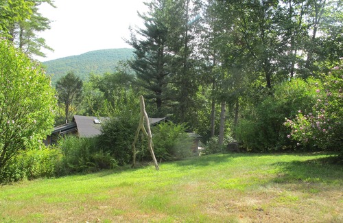 Phoenicia House | Light filled Cozy 3-bedroom house in enchanting Phoenicia with WiFi, AC