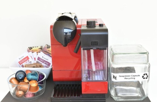 Auckland Central Business District House | Light Filled Multi-Storey Townhouse + Carpark