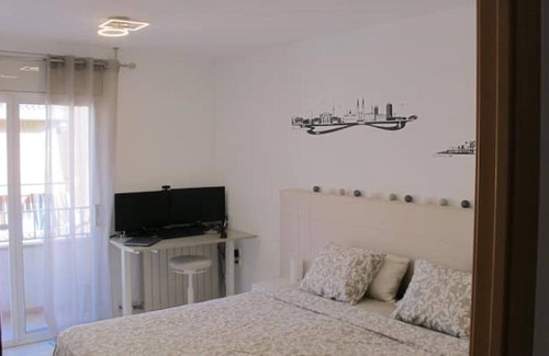 Badalona Apartment | Light-flooded apartment with private terrace