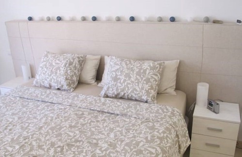 Badalona Apartment | Light-flooded apartment with private terrace