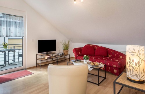 Eriskirch Apartment | Light-Flooded Attic Apartment “Haus Schussenblick DG” with Wi-Fi, Terrace & Garden; Parking