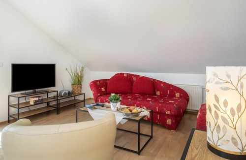 Eriskirch Apartment | Light-Flooded Attic Apartment “Haus Schussenblick DG” with Wi-Fi, Terrace & Garden; Parking