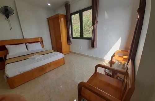 Cat Hai Hotel | Light House Hotel