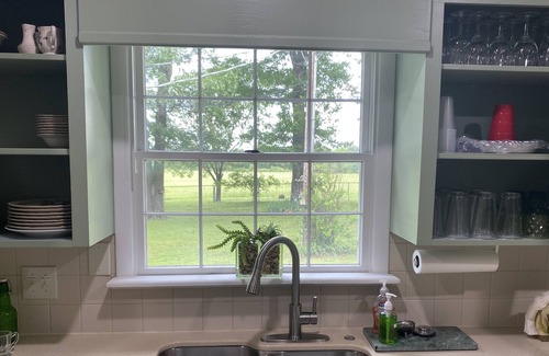 Moodys House | Light On The Hill a spacious, gated, country gem