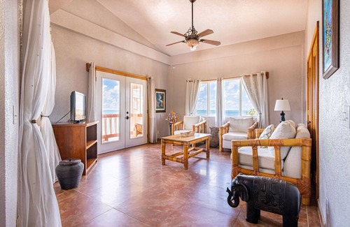 San Pedro Resort | Lighthouse Beach Villas 3br/2ba Beachfront Villa Oceano