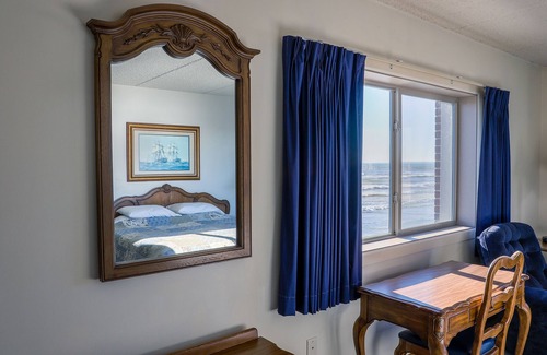 Two Rivers Hotel | Lighthouse Inn