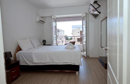 Ohrid Apartment | Lihnidos Home, Central Apartment, AC, Lake Access, Beach