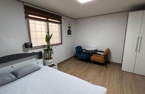 Gyeongju Apartment | Like a local resident near a major tourist attraction in Gyeongju, can store luggage