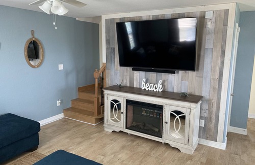 Surfside Beach House | Like New! Lovely Beachhome!π