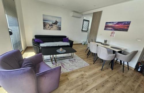 Vrdnik Apartment | Lila Hedonica