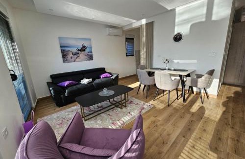 Vrdnik Apartment | Lila Hedonica