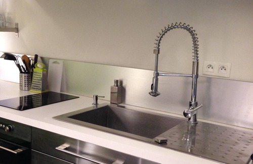 Marcq-en-Baroeul Apartment | Lille. Marcq in baroeul. Large garden . 10 minutes from Lille center and the metro