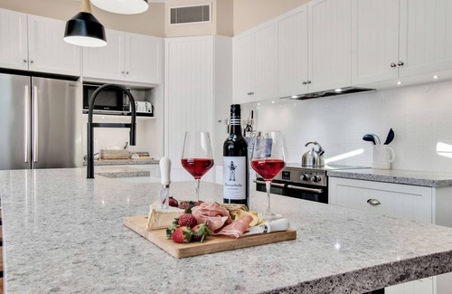 Turvey Park House | Lilly Pilly House luxury and convenience