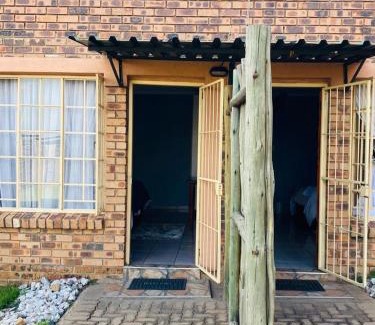 Emalahleni House | Lilly Villa Country Lodge