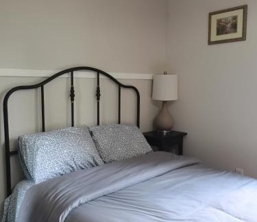 Southwest Calgary House | Lily room near golf and banff newly renovated VERY Quiet