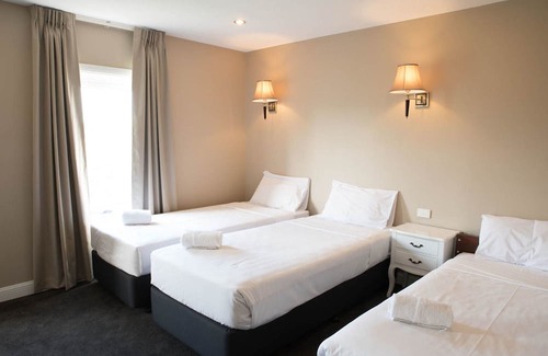 South Melbourne House | Lily Sands Inn