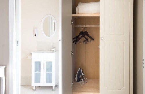 South Melbourne House | Lily Sands Inn