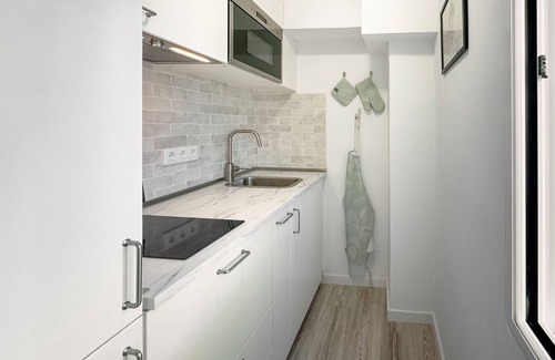 Simancas Bed & Breakfast | Lima: perfect room to live and share in Madrid