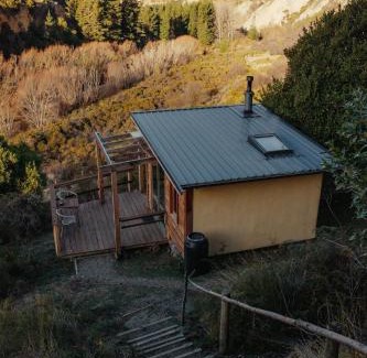Broomfield Ski Chalet | Lime Hut with wood burning sauna - Waipara Narrows