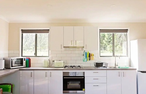 Pinbarren Cabin | Lime Lodge Farmstay-Families-Horse Riders-Nature