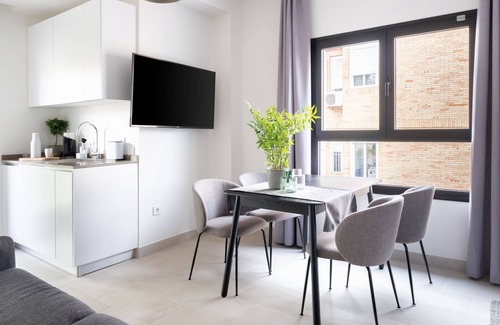 Bami Apartment | Limehome Sevilla Calle Torcuato Luca de Tena