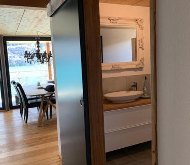 Niederried bei Interlaken Apartment | Lina - Lakeview Living near Interlaken